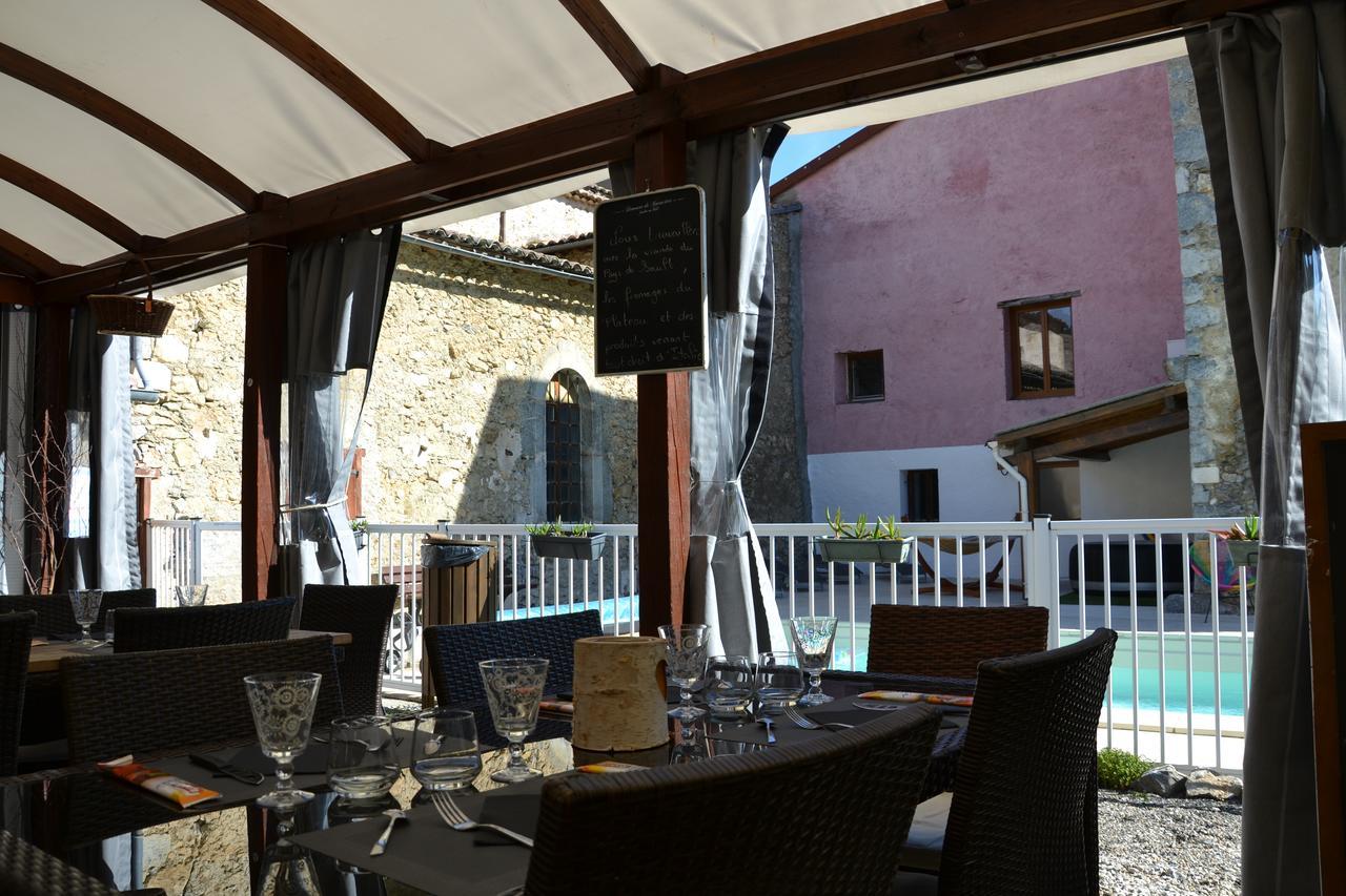 Camping La Mare Aux Fees Hotel Roquefeuil Exterior photo