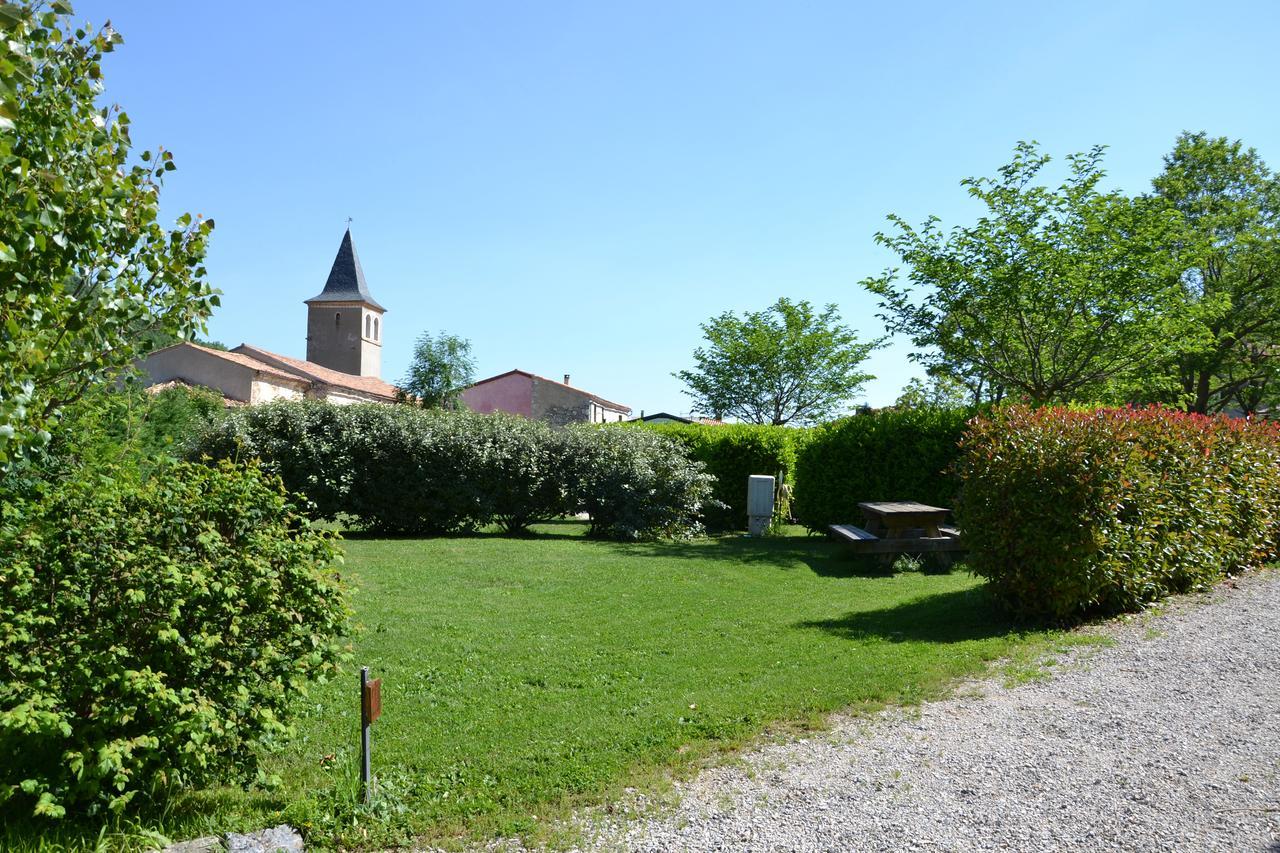 Camping La Mare Aux Fees Hotel Roquefeuil Exterior photo