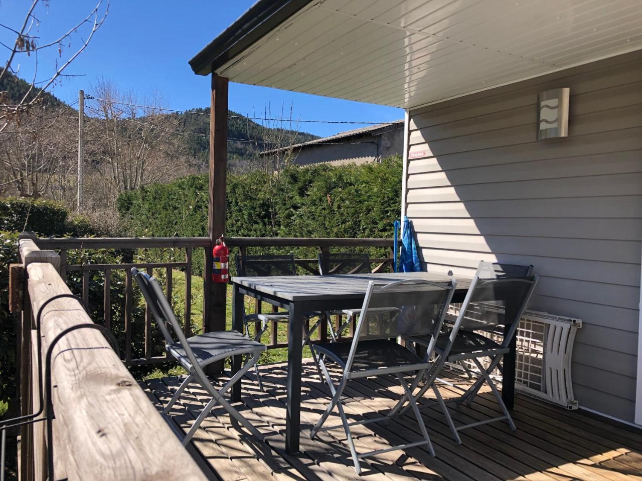 Camping La Mare Aux Fees Hotel Roquefeuil Exterior photo