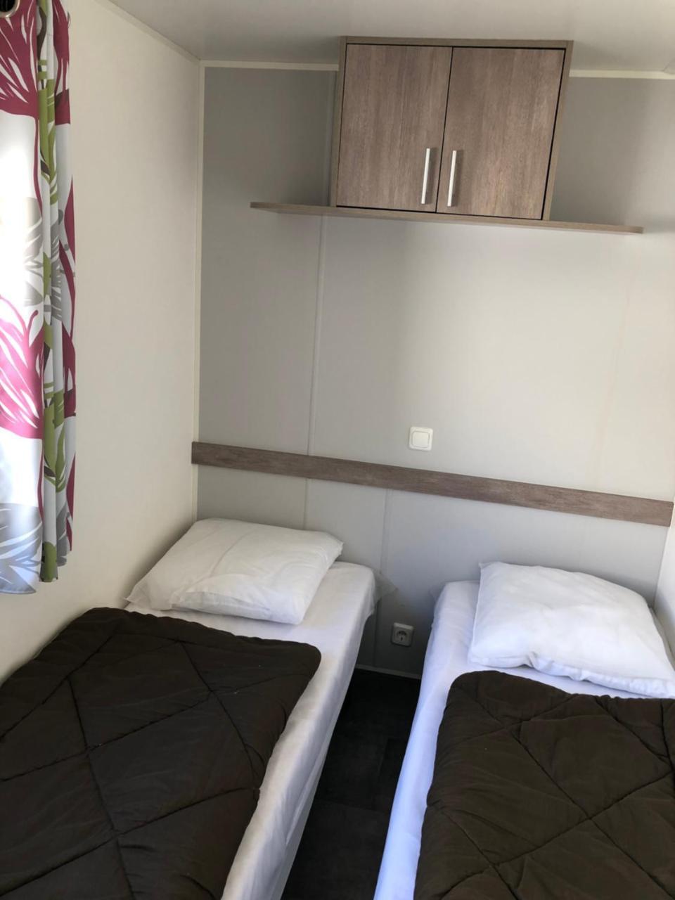 Camping La Mare Aux Fees Hotel Roquefeuil Exterior photo