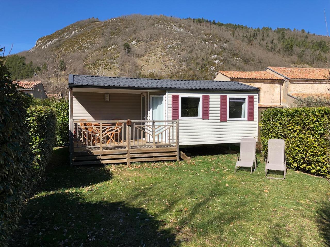 Camping La Mare Aux Fees Hotel Roquefeuil Exterior photo